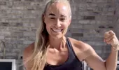 Antrenoare de fitness și mamă a patru copii, diagnosticată cu cancer de colon la 39 de ani. Semnele pe care le-a ignorat ani la rând
