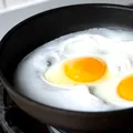 3 rețete de mic dejun proteic care susțin masa musculară și te ajută să reduci grăsimea abdominală