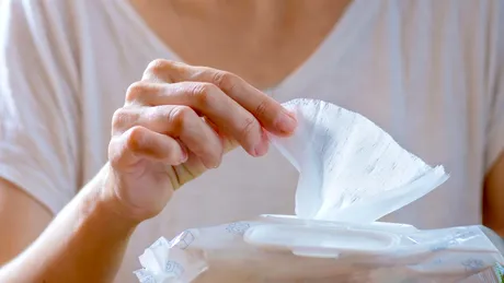 Obiectele din locuință pe care nu ar trebui să le cureți cu șervețele dezinfectante. Mulți români această greșeală fără să știe