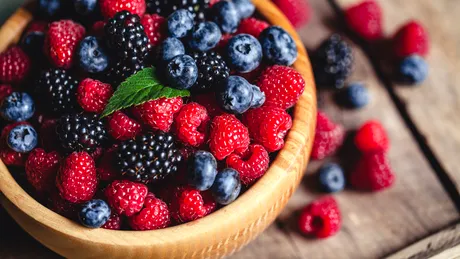 Afine vs. mure! Care este alegerea mai sănătoasă pentru slăbit, controlul glicemiei și sănătatea creierului