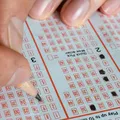 Un bărbat care a câștigat 6 milioane de euro la Loto s-a întors la fostul său loc de muncă. Motivul pentru care a luat această decizie