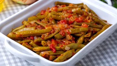 Rețetă turcească de post: păstăi în ulei de măsline! Preparatul aromat care se face rapid