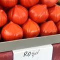 Cu cât se vinde 1 kg de roșii în Piața Obor acum, cu 4 zile înainte de Paște. Sunt mai scumpe decât carnea!