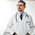 Cancerul apare tot mai des la persoanele de 30-40 de ani. Explicația medicilor