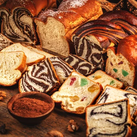 Cozonacul fără frământare. Rețeta care a cucerit bucătăriile gospodinelor în prag de sărbători