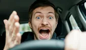 Agresivitatea la volan, domolită de un odorizant. Ce parfum să ai în mașină ca să fii mai calm
