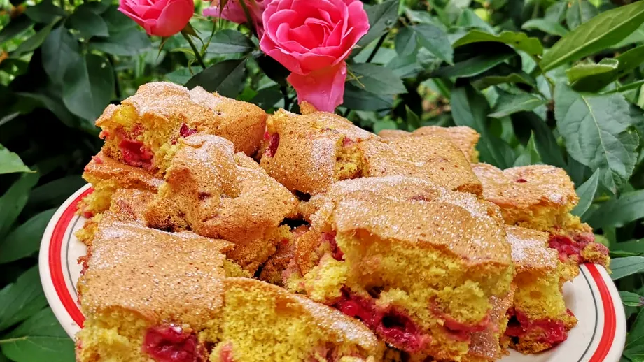 Tartă cu vișine pufoasă - rețeta bunicii Natalia