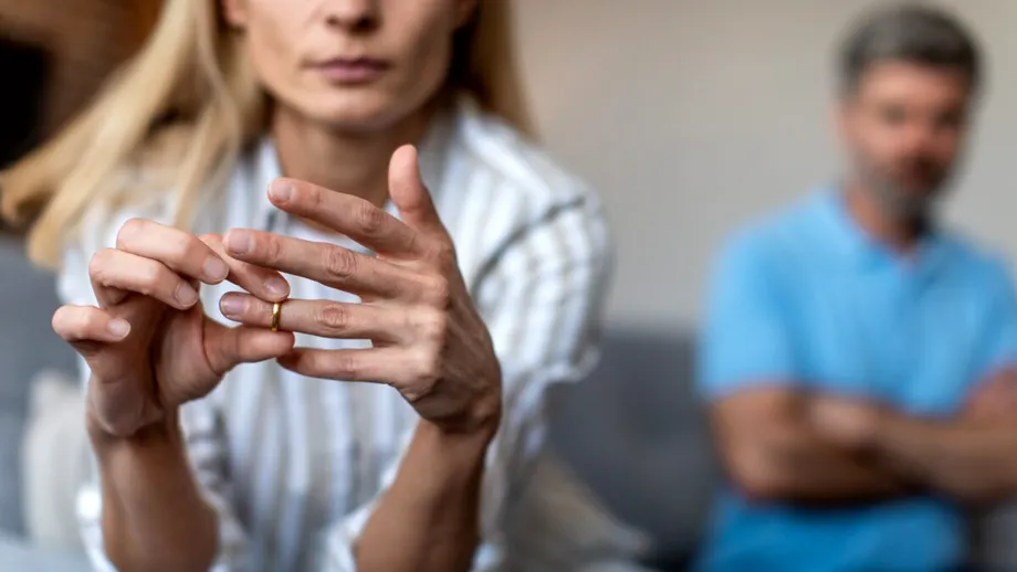 De ce ajung românii la divorț? Care sunt principalele cauze pentru care cuplurile din țara noastră se destramă