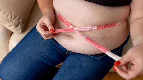 Topești grăsimea de pe burtă și coapse instant dacă faci asta! Cum să slăbești, fără să mergi la sală