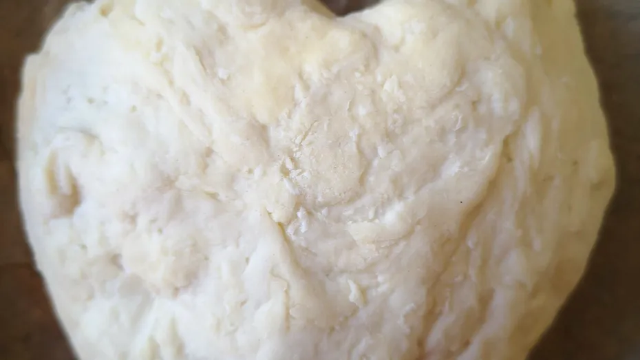 Dragostea trece prin… stomac? 3 idei cu aluat de pâine pentru a-ți impresiona partenerul