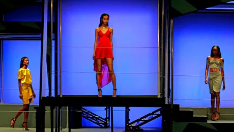 Rihanna a debutat ca stilist de modă, la London Fashion Week