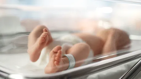 Acuzații de malpraxis la Maternitatea Polizu după ce un bebeluș născut prematur a murit! Mama nou-născutului: „S-a umflat, a început să i se crape pielea pe el”