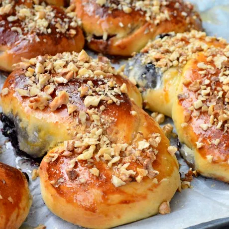 REȚETĂ VIDEO: Mucenici rapizi și gustoși gătiți de food-bloggerul Simona Trușcă