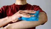 Gheață sau compresă caldă pentru durere? Un medic explică diferența și când trebuie folosită fiecare