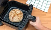 Cum să faci pâine în airfryer. Rețetă simplă și rapidă pentru o pâine pufoasă cu crustă aurie