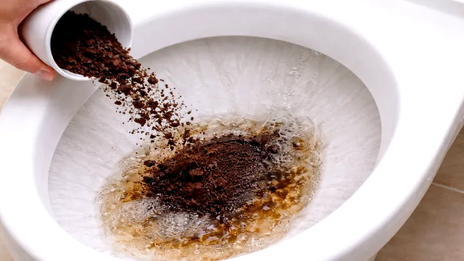 De ce nu e bine să arunci zaț de cafea în vasul de toaletă