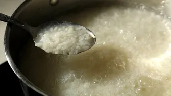 Cum să gătești orezul să reduci cantitatea de arsenic. Trucul care reduce riscul de intoxicație