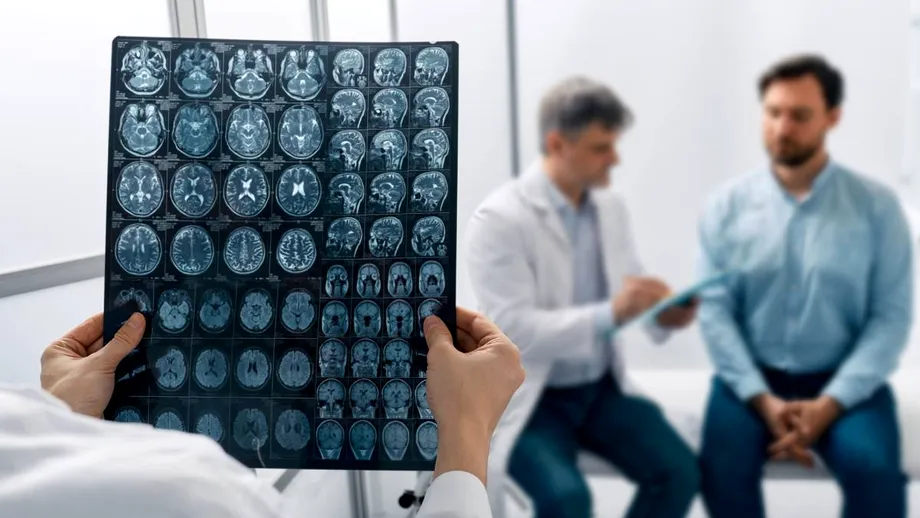 (P) E aliatul nostru în lupta cu afecțiunile care ne fură amintirile, echilibrul și calitatea vieții. Ce face, de fapt, un medic neurolog