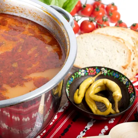 Ciorba de „bureți de oaie”, rețeta arhaică din Țara Loviștei. „E un preparat iute-acrișor, unic în lume”