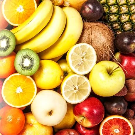 Fructul care te ajută să scapi de „colăcei” și să ai un abdomen plat în doar câteva zile