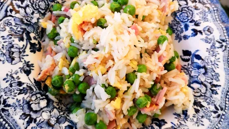 Orez în stil cantonez - rețeta simplă și delicioasă a italienilor