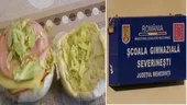 Un elev a ajuns la spital, după ce a mâncat un sendviş primit la şcoală. Produsul era stricat și cu insecte în interior