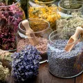 Plantele care înfloresc în mai și beneficiile lor mai puțin cunoscute pentru sănătate
