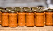 De ce fermentează, de fapt, zacusca. Greșelile care nu trebuie făcute niciodată atunci când o prepari