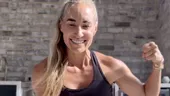 Antrenoare de fitness și mamă a patru copii, diagnosticată cu cancer de colon la 39 de ani. Semnele pe care le-a ignorat ani la rând