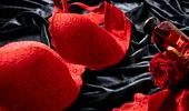 De ce să porți lenjerie roșie de Revelion? Tradiții în noaptea dintre ani
