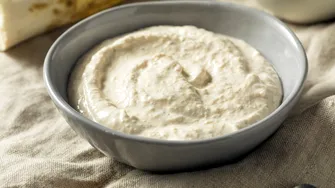 Taramasalata, rețeta grecească pe care puțini români o știu. Ingredientul care îi schimbă complet gustul
