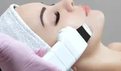 Curăţarea feţei cu ultrasunete: beneficii şi mecanism de acţiune