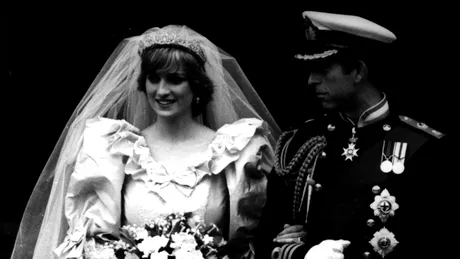 O felie din tortul de nuntă al prinţului Charles şi al prinţesei Diana, scoasă la licitaţie