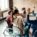 Persoanele cu handicap care nu își plătesc impozitele la stat pot rămâne fără indemnizație