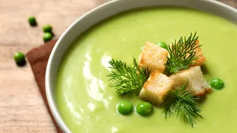 Supa cremă de mazăre! Se face în 20 de minute și îți transformă prânzul într-un deliciu sănătos