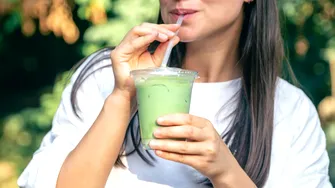 Băutura verde care ar putea opri strănutul. Remediul simplu care ajută în sezonul alergiilor