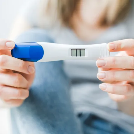 Poate un bărbat să fie cu adevărat însărcinat? Ce înseamnă, de fapt, un rezultat pozitiv al testului de sarcină