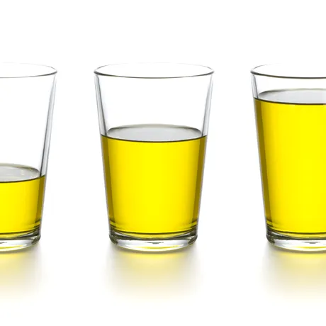 De ce ar trebui să bei un shot de ulei de măsline în fiecare dimineață. 4 beneficii majore pentru sănătate