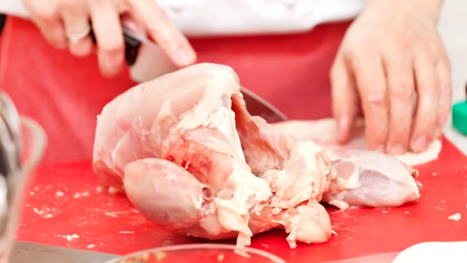 Cum dezosezi corect un pui, pas cu pas. Trucuri utile pentru a obține carne fragedă