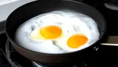 Cum să faci ouă ochiuri fără ulei. Micul dejun perfect pentru dietă