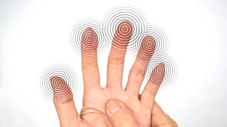 25 de semne care dau de gol carența de vitamina B12, numită și „vitamina memoriei”