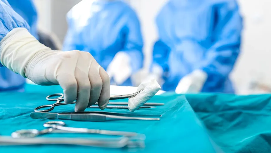 Un bărbat din Galați a fost la un pas de moarte, după ce s-a ridicat de la masă. Ce au descoperit medicii în esofagul lui