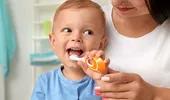 Dinții de lapte – de ce sunt importanți și care sunt semnele că există o problemă cu dantura micuțului?