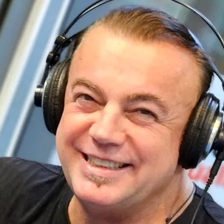 Cum arăta Adrian Enache când și-a făcut debutul în lumea artistică? Motivul pentru care a fost descalificat la Festivalul Mamaia