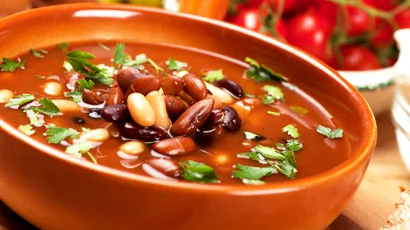 Borșul de bob de la mănăstirea Tismana. Rețeta tradițională de post