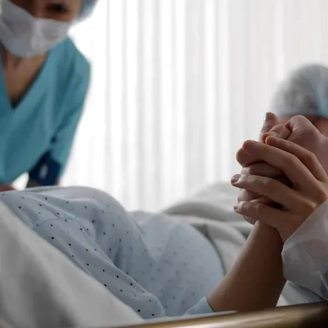 O mamă a fost declarată moartă timp de 60 de secunde după naștere: „A fost o liniște absolută, dar știam că nu-mi voi mai vedea copiii”