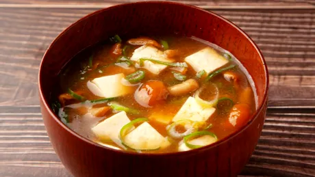 Rețeta de supă japoneză pentru detoxul de după 1 Mai