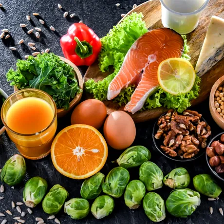 Superalimente pentru oase sănătoase: ce să incluzi în dietă