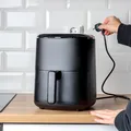 Greșeala pe care mulți o fac în timpul furtunilor. Ce se poate întâmpla cu electrocasnicele din casă