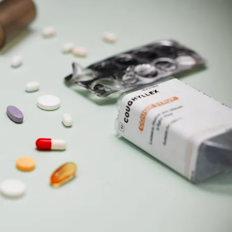 Scumpiri la medicamente compensate de la 1 august. Ce se întâmplă cu ajutorul de 330 de lei pentru pensionari